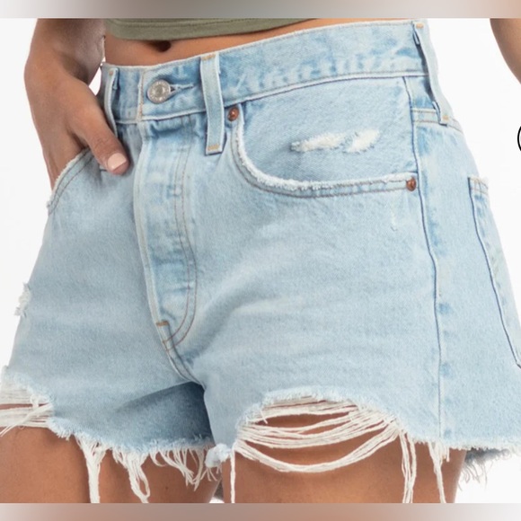 Levi’s original 501, high rise, button fly, light wash cutoff denim jean shorts - Picture 2 of 15